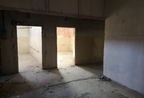 Il complesso immobiliare è costituito da un edificio minore denominato “Chiosco del portiere” posto in prossimità di uno dei due accessi. “Villa San Giuseppe” un edificio risalente al XV secolo che divenuto di proprietà della Croce Rossa Italiana è stato adibito ad uso ospedaliero. “La Villetta” un edificio destinato a civile abitazione con scuderia, serra, rimessa, concimaia e casa del casiere. Alcuni locali, un tempo destinati a limonaia, furono trasformati in saletta cinematografica e piccolo teatro. Il terreno di pertinenza nasce in parte come parco monumentale a servizio della Villa ed in parte come terreno coltivato a vigneto e frutteto. Lo stato manutentivo generale, alla luce del sopralluogo interno eseguito può definirsi di avanzato degrado. Terreno 32.013 mc.