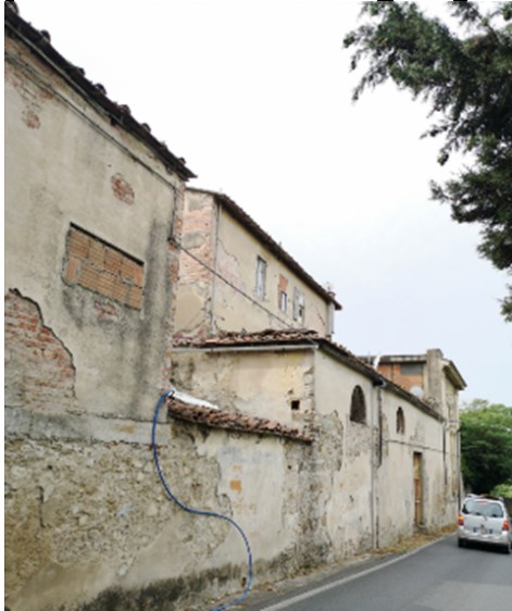 Il complesso immobiliare è costituito da un edificio minore denominato “Chiosco del portiere” posto in prossimità di uno dei due accessi. “Villa San Giuseppe” un edificio risalente al XV secolo che divenuto di proprietà della Croce Rossa Italiana è stato adibito ad uso ospedaliero. “La Villetta” un edificio destinato a civile abitazione con scuderia, serra, rimessa, concimaia e casa del casiere. Alcuni locali, un tempo destinati a limonaia, furono trasformati in saletta cinematografica e piccolo teatro. Il terreno di pertinenza nasce in parte come parco monumentale a servizio della Villa ed in parte come terreno coltivato a vigneto e frutteto. Lo stato manutentivo generale, alla luce del sopralluogo interno eseguito può definirsi di avanzato degrado. Terreno 32.013 mc.