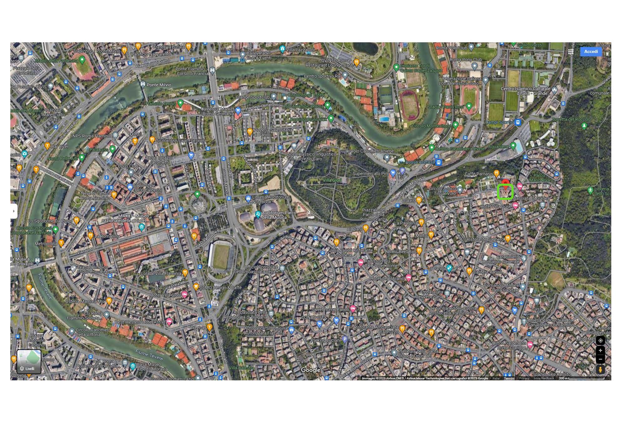 Autorimessa al piano interrato dell'edificio + Ufficio sito al piano terra composto da tre ambienti ed un bagno. L'accesso avviene direttamente dalla rampa dell'autorimessa. Il locale era in uso al custode dell'autorimessa. Identificativi Catastali [N.C.E.U.] Unità Principale cat. D/8 foglio 540 part. 7 sub 612; Unità Principale cat. A/10 foglio 540 part 7 sub 1. Sup. mq (arr) Autorimessa consistenza commerciale ragguagliata mq 1.112 (mq 1.698 superficie coperta lorda + mq 81 superficie scoperta lorda); Ufficio mq catastali 63. Piena Proprietà. Libero.