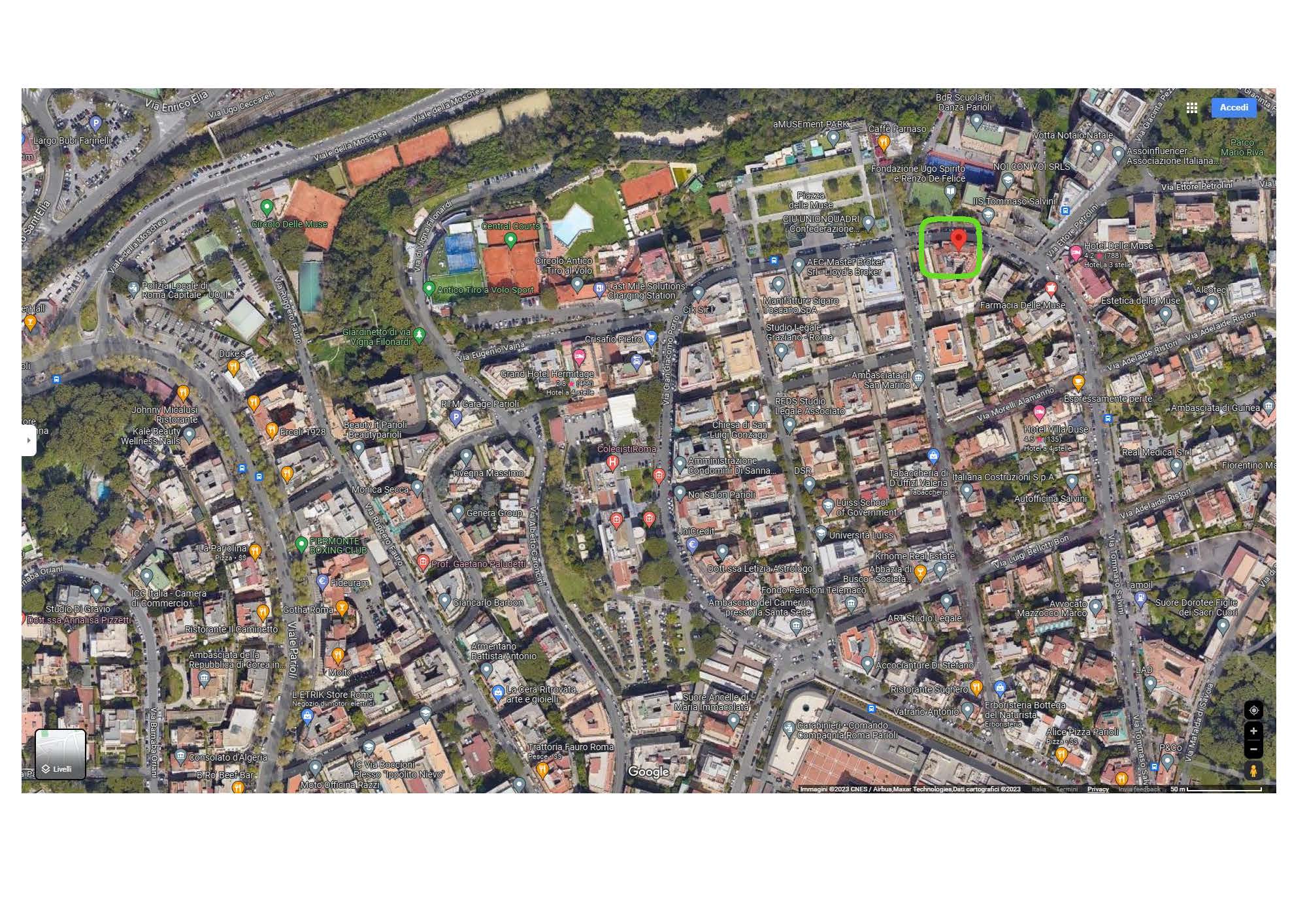 Appartamento sito al piano terzo della scala A composto da: ingresso, corridoio, cucina, tre bagni, cinque stanze, e due balconi. La planimetria catastale risulta difforme dall'effettivo stato dei luoghi per alcune tramezzature/aperture. Uno degli ascensori condominiali permette l'accesso diretto su uno dei due balconi + Cantina piano S1 int. 16. Identificativi Catastali [N.C.E.U.] Unità Residenziale cat. A/2 foglio 540 part 7 sub 511; Unità Secondaria cat. C/2 foglio 540 part 7 sub 512. Sup. mq (arr) catastali 186; mq catastali 4. Piena Proprietà. Libero.