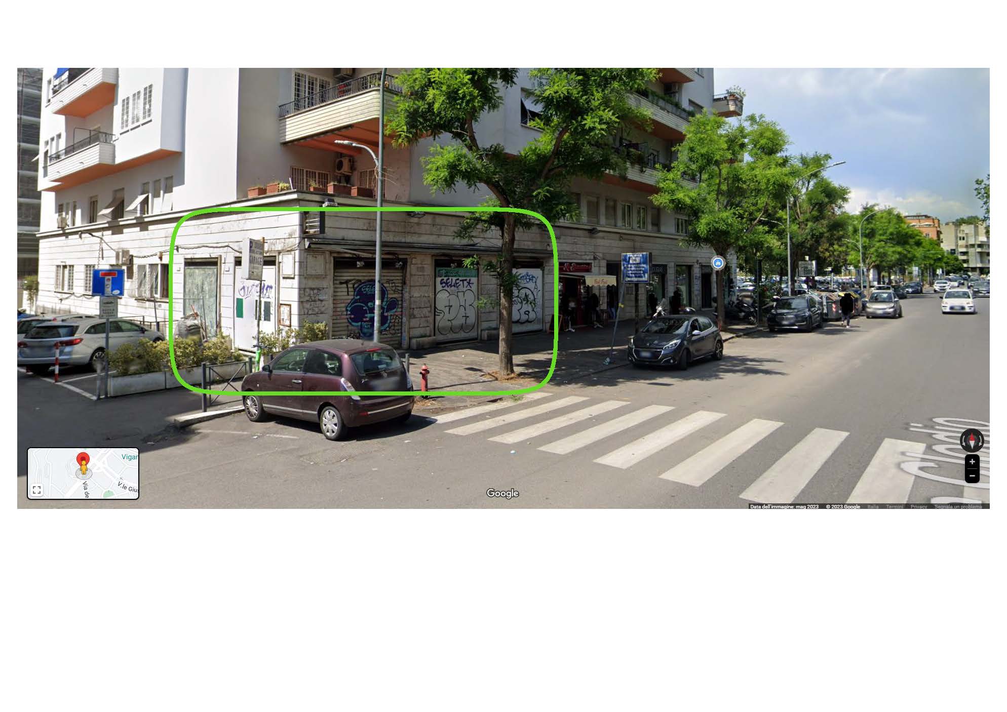 Negozio dotato di 5 vetrine, costituito al piano terra da un unico ambiente e servizio ed al piano seminterrato da un unico ambiente e servizio + -. Identificativi Catastali [N.C.E.U.] Unità Commerciale cat. C/1 foglio 398 part 295 sub 515. Sup. mq (arr) catastali 124. Piena Proprietà. Libero.