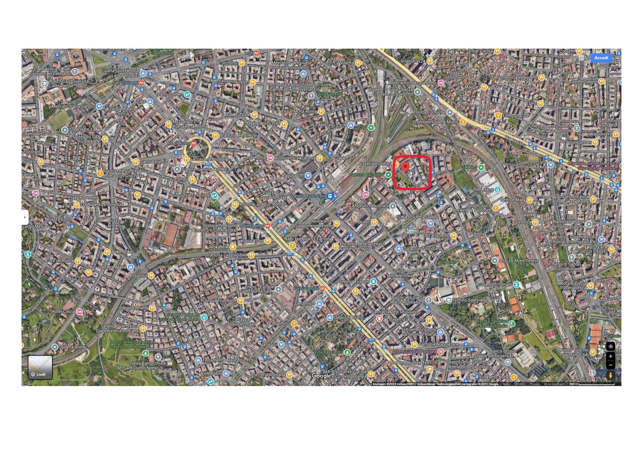 Ufficio al piano terra dell'edificio 5 composto da ingresso, cucina, disimpegno, due camere, bagno oltre una ampia corte esclusiva pavimentata. Tutti gli affacci sono interni alla corte esclusiva. Identificativi Catastali [N.C.E.U.] Unità Principale cat. A/10 foglio 931 part 235 sub 30 graffata part 483. Sup. mq (arr) catastali 74. Piena Proprietà. Libero.