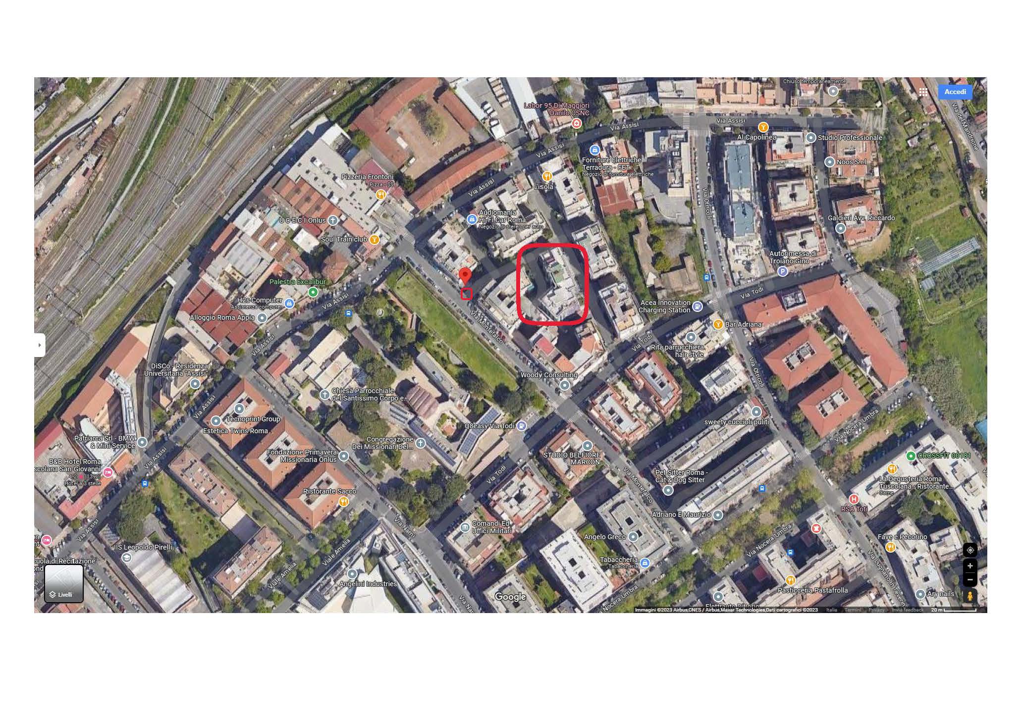 Ufficio al piano terra dell'edificio 5 composto da ingresso, cucina, disimpegno, due camere, bagno oltre una ampia corte esclusiva pavimentata. Tutti gli affacci sono interni alla corte esclusiva. Identificativi Catastali [N.C.E.U.] Unità Principale cat. A/10 foglio 931 part 235 sub 30 graffata part 483. Sup. mq (arr) catastali 74. Piena Proprietà. Libero.
