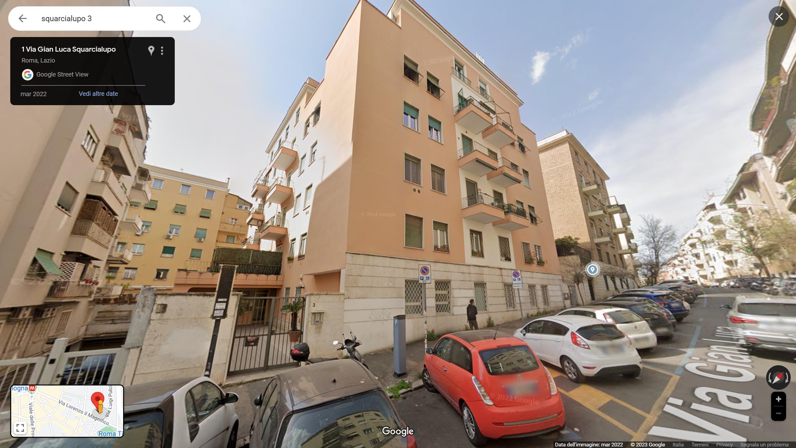 Locale commerciale costituito da locale principale al piano seminterrato con bagni, ripostigli e locali di deposito.Identificativi Catastali [N.C.E.U.] Unità Commerciale cat. C/1 foglio 590 part. 200 sub 514. Sup. mq catastali 735. Lotto Libero, Piena Proprietà.