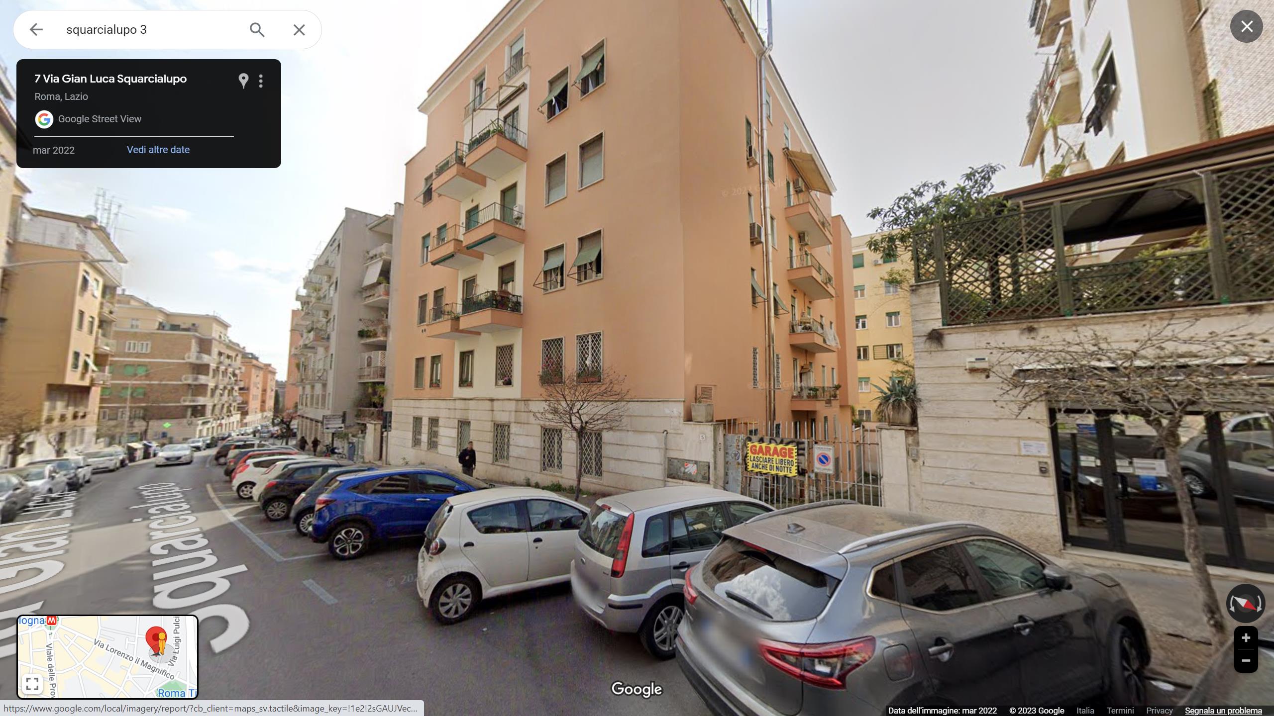 Locale commerciale costituito da locale principale al piano seminterrato con bagni, ripostigli e locali di deposito.Identificativi Catastali [N.C.E.U.] Unità Commerciale cat. C/1 foglio 590 part. 200 sub 514. Sup. mq catastali 735. Lotto Libero, Piena Proprietà.