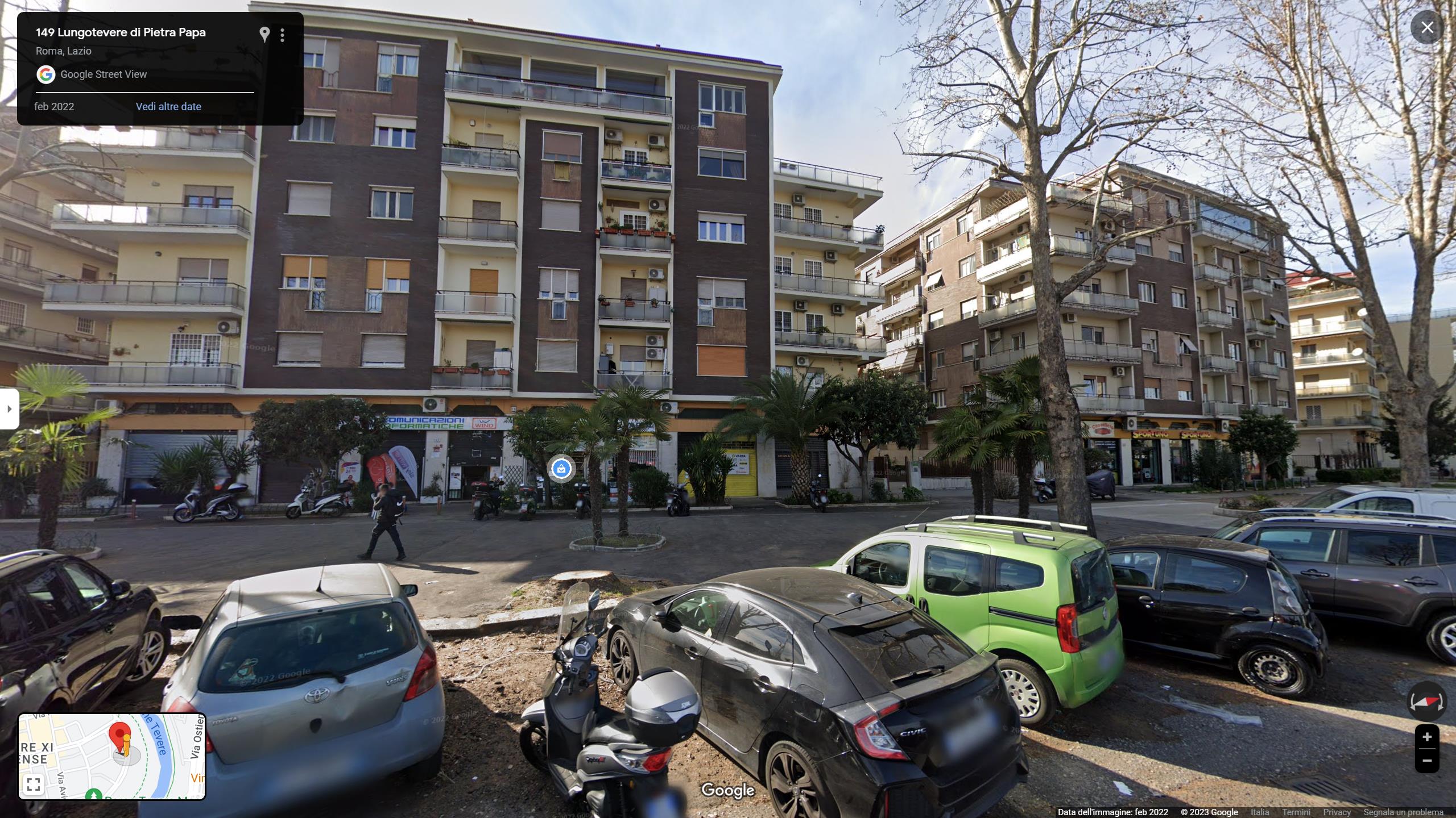 Unità immobiliare posta al piano Terra con collegamento al piano seminterrato ad un ambiente con bagno. Identificativi Catastali [N.C.E.U.] Unità Commerciale cat. C/1 foglio 797 part. 74 sub 5. Sup. mq catastali 71. Lotto Libero, Piena Proprietà.
