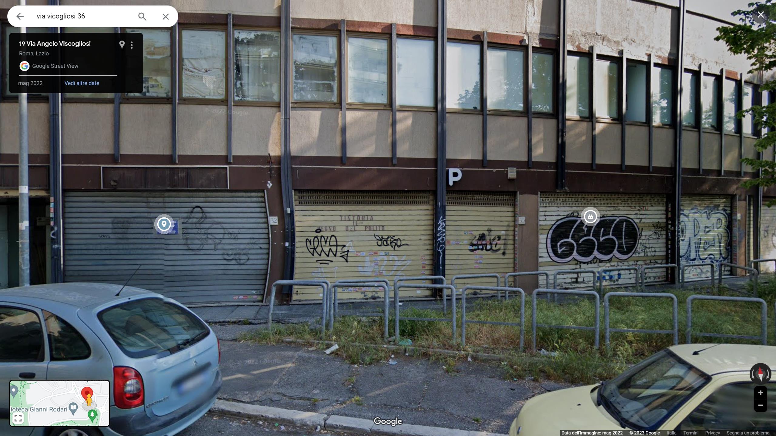 Unità immobiliare posta catastalmente al piano terra, composta da un ambiente con accesso da strada e due locali uso bagno - ripostiglio. Identificativi Catastali [N.C.E.U.] Unità Commerciale cat. C/1 foglio 648 part. 330 sub 6. Sup. mq catastali 107. Lotto Libero, Piena Proprietà.