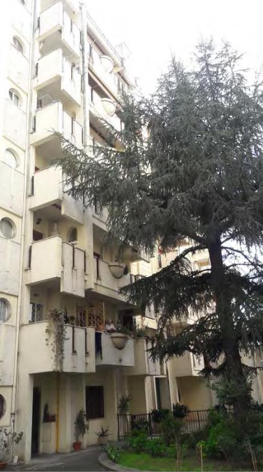 Appartamento al piano primo composta da due camere, cucina, un bagno e un balcone di pertinenza. Identificativi Catastali [N.C.E.U.] Unità Residenziale cat. A/3 foglio 812 part. 204 sub 544. Sup. mq catastali 73. Lotto Libero, Piena Proprietà.