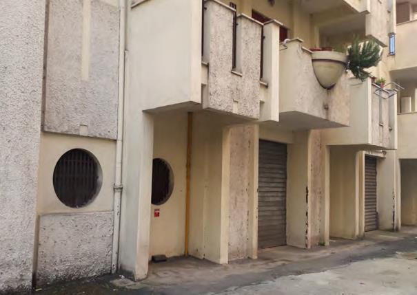 Appartamento al piano primo composta da due camere, cucina, un bagno e un balcone di pertinenza. Identificativi Catastali [N.C.E.U.] Unità Residenziale cat. A/3 foglio 812 part. 204 sub 544. Sup. mq catastali 73. Lotto Libero, Piena Proprietà.
