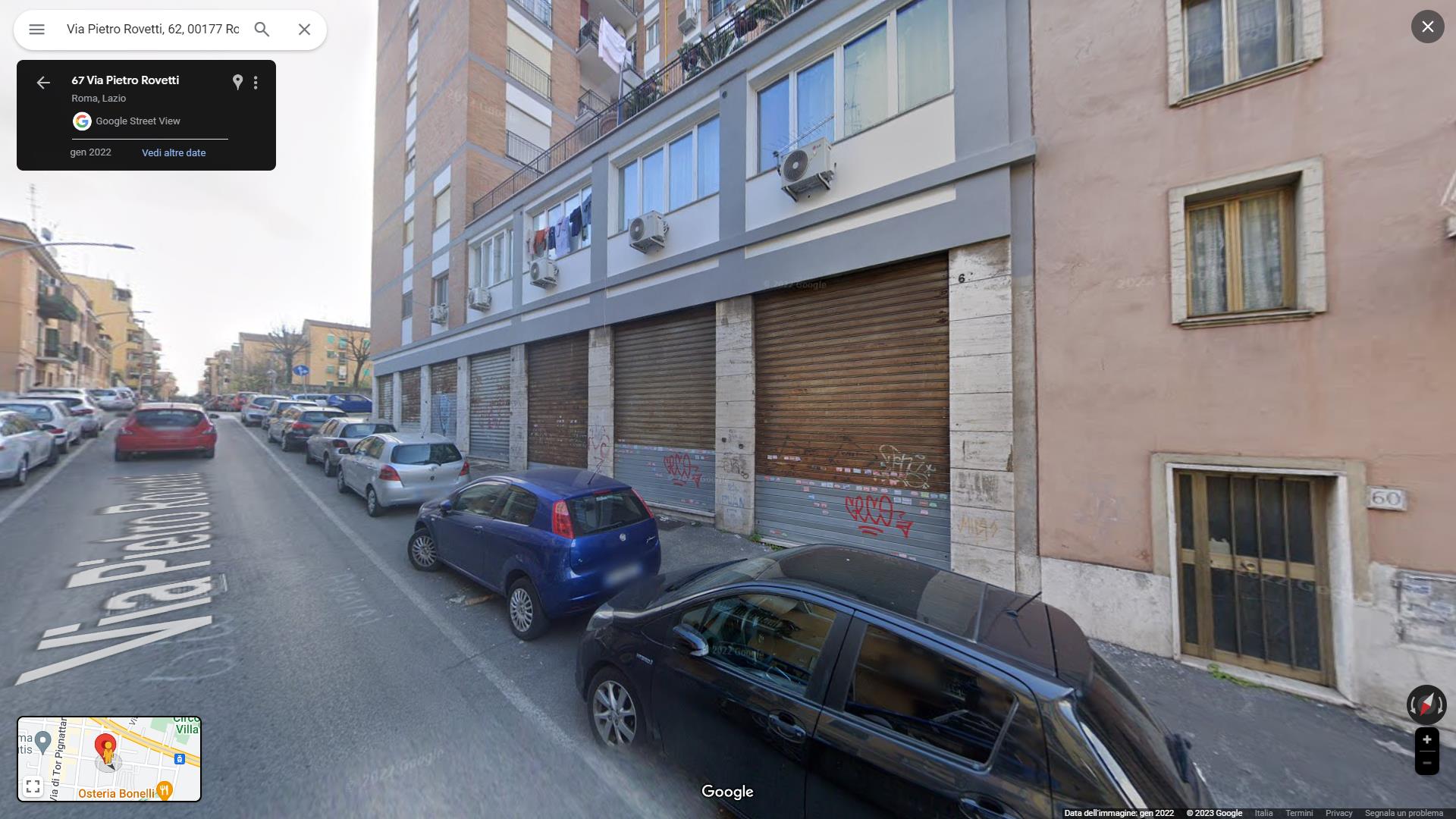 Unità composta da un locale al piano terra ad uso negozio e un retronegozio dove è presente la scala di collegamento con il piano interrato adibito a sottonegozio e servizio igienico. Identificativi Catastali [N.C.E.U.] Unità Commerciale cat. C/1 foglio 934 part. 719 sub 1. Sup. mq catastali 136. Lotto Libero, Piena Proprietà.