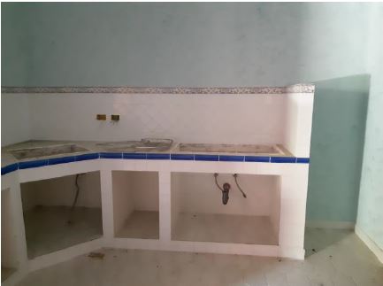 Villa bifamiliare di una elevazione fuori terra. Sup. mq (arr.) 433. Immobile libero. Piena proprietà.