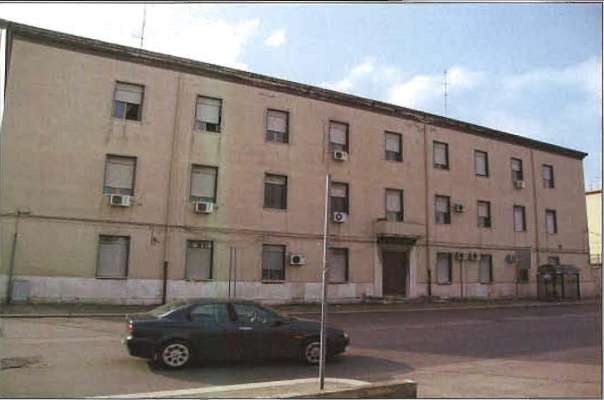 Abitazione in Bari (Bari) Via Napoli 326 (piano secondo, interno 11). Composto da: ingresso, corridoio, soggiorno, 3 camere, cucina, WC e ripostiglio Identificativi [N.C.E.U.] Categoria Catastale A3 foglio 15 part. 110 sub. 13. Mq 119. Libero. Piena proprietà