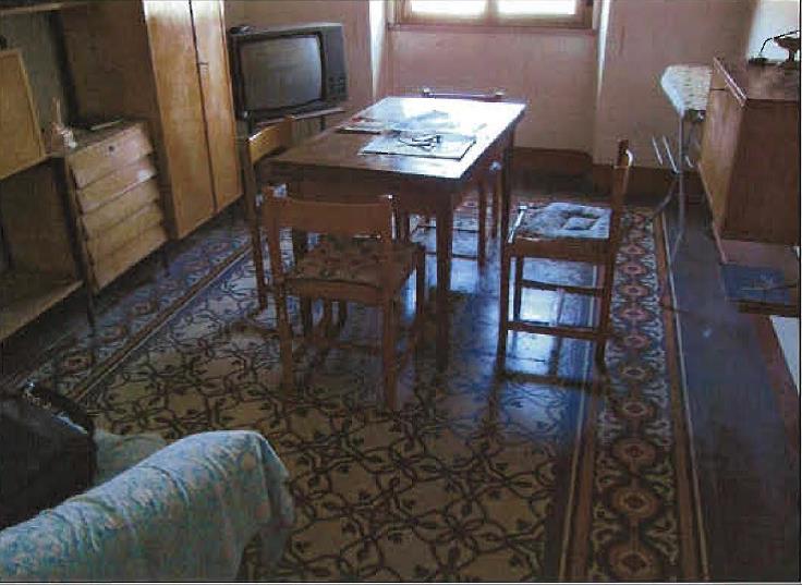 Abitazione in Bari (Bari) Via Napoli 326 (piano secondo, interno 11). Composto da: ingresso, corridoio, soggiorno, 3 camere, cucina, WC e ripostiglio Identificativi [N.C.E.U.] Categoria Catastale A3 foglio 15 part. 110 sub. 13. Mq 119. Libero. Piena proprietà