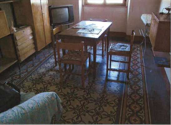 Abitazione in Bari (Bari) Via Napoli 326 (piano secondo, interno 11). Composto da: ingresso, corridoio, soggiorno, 3 camere, cucina, WC e ripostiglio Identificativi [N.C.E.U.] Categoria Catastale A3 foglio 15 part. 110 sub. 13. Mq 119. Libero. Piena proprietà