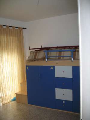 Abitazione in Ostia (Roma) Via Delle Baleari 3 (scala Pal.14/5, piano secondo, interno 9). Composto da: Ingresso, disimpegno, cucina, ripostiglio, bagno, 3 camere e 3 balconi + deposito posto auto scoperto. Identificativi [N.C.E.U.] Categoria Catastale A3 foglio 1079 part. 682 sub. 509, con posto auto scoperto ad uso esclusivo al foglio 1079 part. 685 sub. 53 e deposito ad uso esclusivo al foglio 1079 part. 682 sub. 504. Mq 95. Libero. Piena proprietà