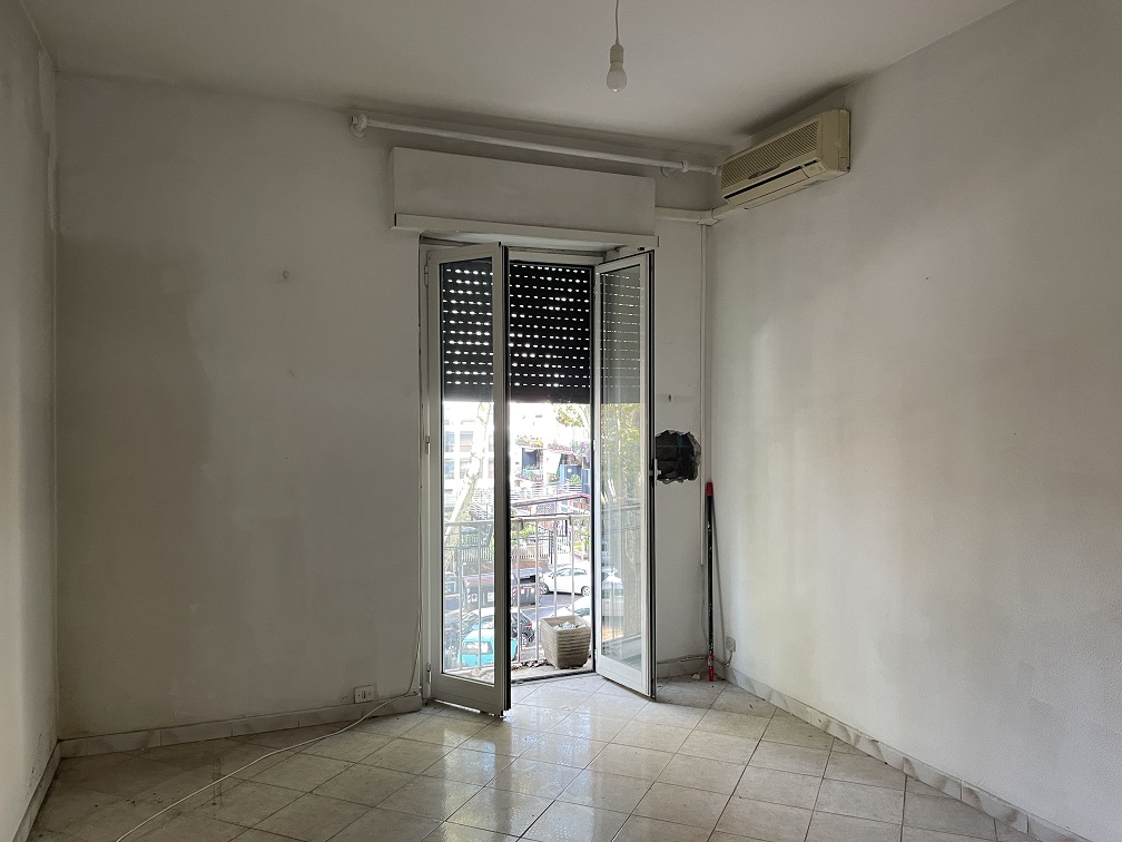 Appartamento Int.7 Di 4,5 Vani Senza Ascensore + Balconi. Dati catastali [N.C.E.U.]: cat.A/3, fg. 843, part. 742, sub. 501. Sup cat. 78. Piena proprietà lotto libero.