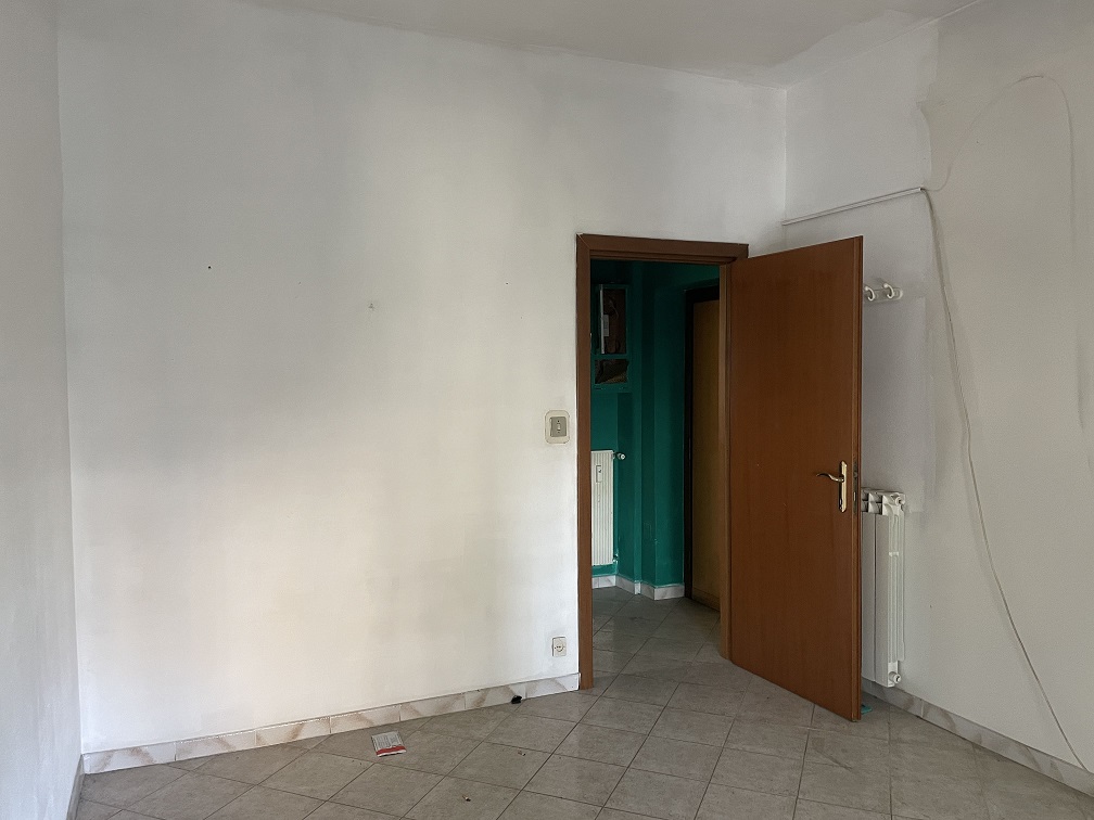 Appartamento Int.7 Di 4,5 Vani Senza Ascensore + Balconi. Dati catastali [N.C.E.U.]: cat.A/3, fg. 843, part. 742, sub. 501. Sup cat. 78. Piena proprietà lotto libero.
