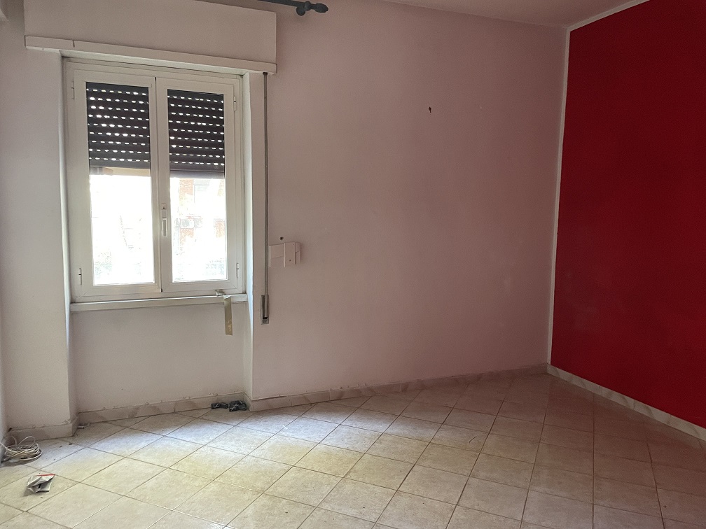 Appartamento Int.7 Di 4,5 Vani Senza Ascensore + Balconi. Dati catastali [N.C.E.U.]: cat.A/3, fg. 843, part. 742, sub. 501. Sup cat. 78. Piena proprietà lotto libero.