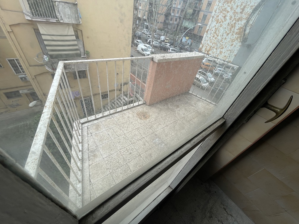 Appartamento Int.9 Di 4,5 Vani Senza Ascensore + Balconi. Dati catastali [N.C.E.U.]: cat.A/3, fg. 843, part. 742, sub. 503. Sup cat. 84. Piena proprietà lotto libero.