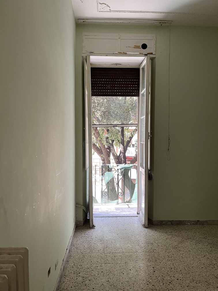 Appartamento Int.4 Di 5 Vani Con Ascensore + Balconi. Dati catastali [N.C.E.U.]: cat.A/2, fg. 536, part. 3, sub. 504. Sup cat. 103. Piena proprietà lotto libero.