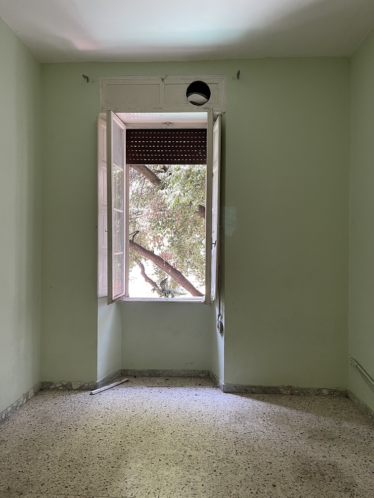 Appartamento Int.4 Di 5 Vani Con Ascensore + Balconi. Dati catastali [N.C.E.U.]: cat.A/2, fg. 536, part. 3, sub. 504. Sup cat. 103. Piena proprietà lotto libero.