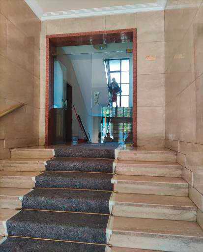 Unità immobiliare ad uso abitazione posta al piano secondo, raggiungibile da vano scale e ascensore, composta da 3,5 vani catastali. Internamente composto da un ingresso con corridoio, 2 camere, cucinino, un bagno e balcone. Affaccia su Via Poirino, con orientamento a sud. La localizzazione zona è normale, la tipologia è economica, lo stato manutentivo dell'edificio è considerato normale. Lo stato manutentivo dell'unità immobiliare  scadente come da evidenze del sopralluogo interno + Cantina piano S1 int.13 e Cantina piano S1 int.15. Identificativi Catastali [N.C.E.U.] U. Res. cat. A3 foglio 1423 part. 215 sub 32  U. Sec. cat. C/2 foglio 1423 part. 215 sub 33 U. Sec. cat. C/2 foglio 1423 part. 215 sub 31. Sup. 53 mq catastali 7 mq catastali  7 mq catastali. Lotto Libero, Piena Proprietà.