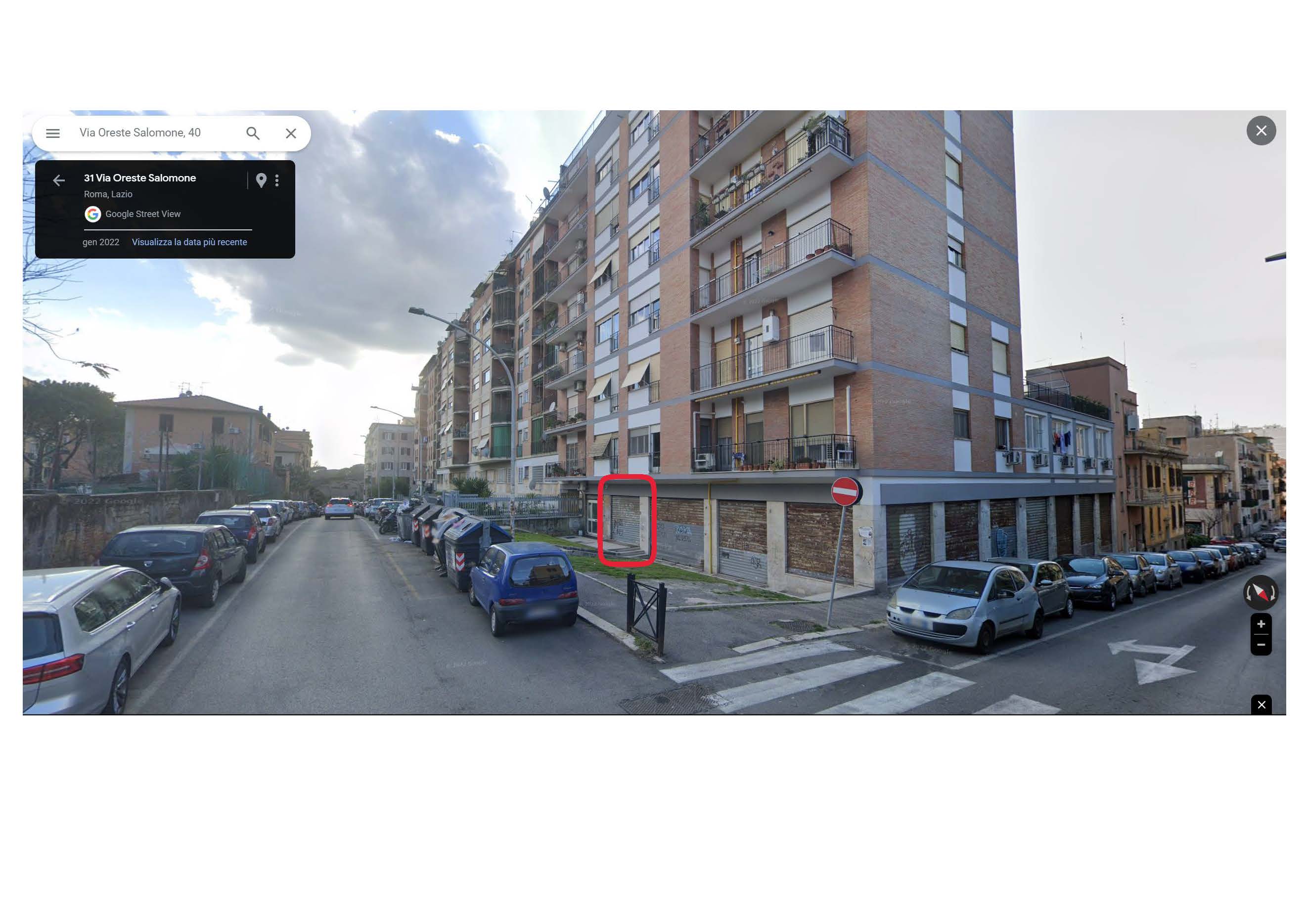 Unità composta da un locale al piano terra ad uso negozio e un retronegozio dove è presente la scala di collegamento con il piano interrato adibito a sottonegozio e servizio igienico. Identificativi Catastali [N.C.E.U.] Unità Commerciale cat. C/1 foglio 934 part. 719 sub 6. Sup. mq (arr) mq catastali 44. Lotto libero.