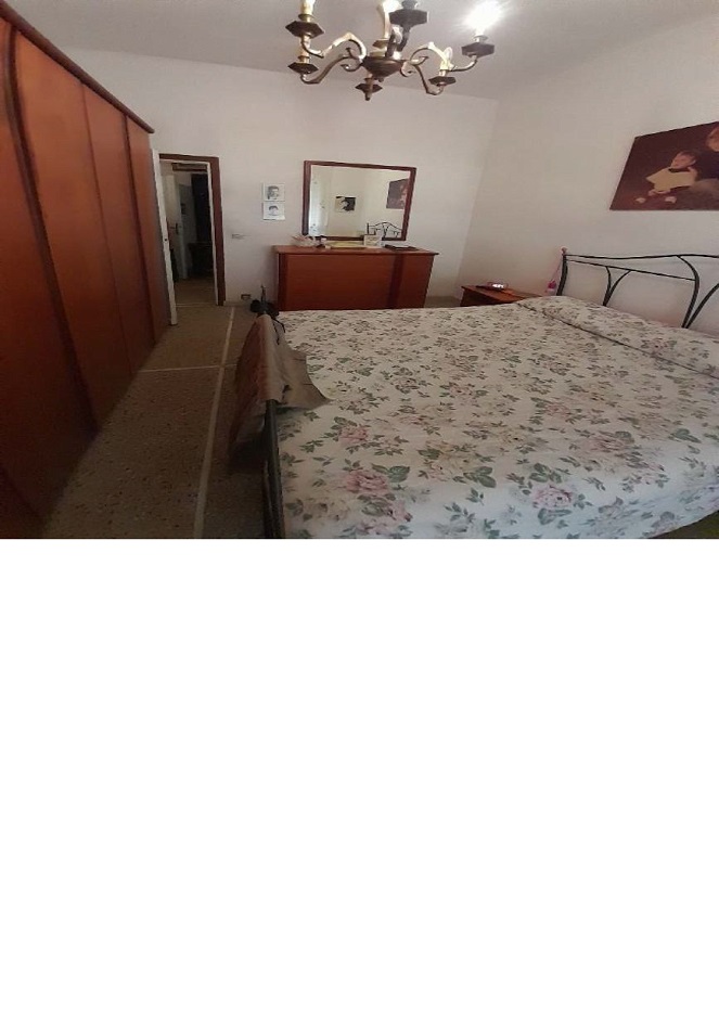 appartamento 3 locali + servizi semplici + cantina soffitta pertinenziale. Identificativi catastali F. 94 Mapp. 2267 Sub. 407, F. 94 Mapp. 2267 Sub. 402. Sup. Mq catastali escluse aree scoperte (arr.) 91. Immobile occupato con contratto di locazione scaduto, piena proprieta'.
