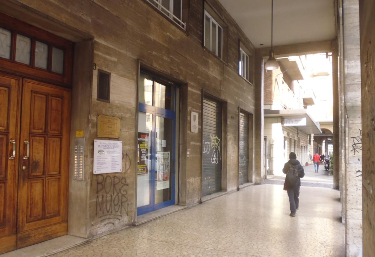 negozio + cantina soffitta pertinenziale. Identificativi catastali F.159 Mapp.43 Sub. 26, . Sup. Mq catastali escluse aree scoperte (arr.) 202. Immobile libero, piena proprieta'.