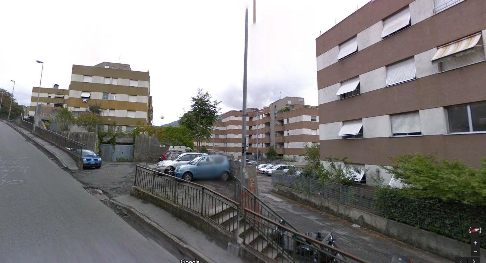abitazione + 1 cantina soffitta + 1 box auto pertinenziale. Identificativi catastali F.32 Mapp. 216 Sub 112. Sup. Mq catastali escluse aree scoperte (arr.) 67. Immobile libero, piena proprieta'.