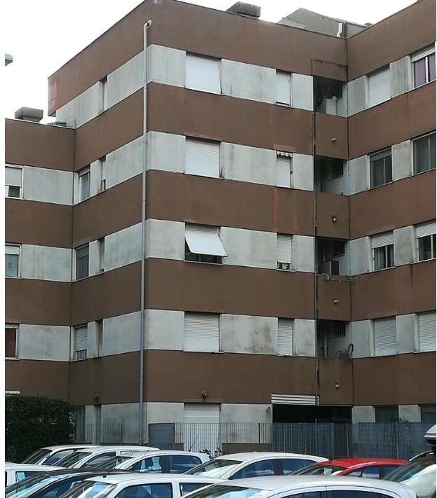 abitazione + 1 cantina soffitta + 1 box auto pertinenziale. Identificativi catastali F.32 Mapp. 216 Sub 112. Sup. Mq catastali escluse aree scoperte (arr.) 67. Immobile libero, piena proprieta'.
