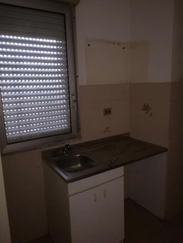 abitazione + 1 cantina soffitta + 1 box auto pertinenziale. Identificativi catastali F.32 Mapp. 216 Sub 112. Sup. Mq catastali escluse aree scoperte (arr.) 67. Immobile libero, piena proprieta'.