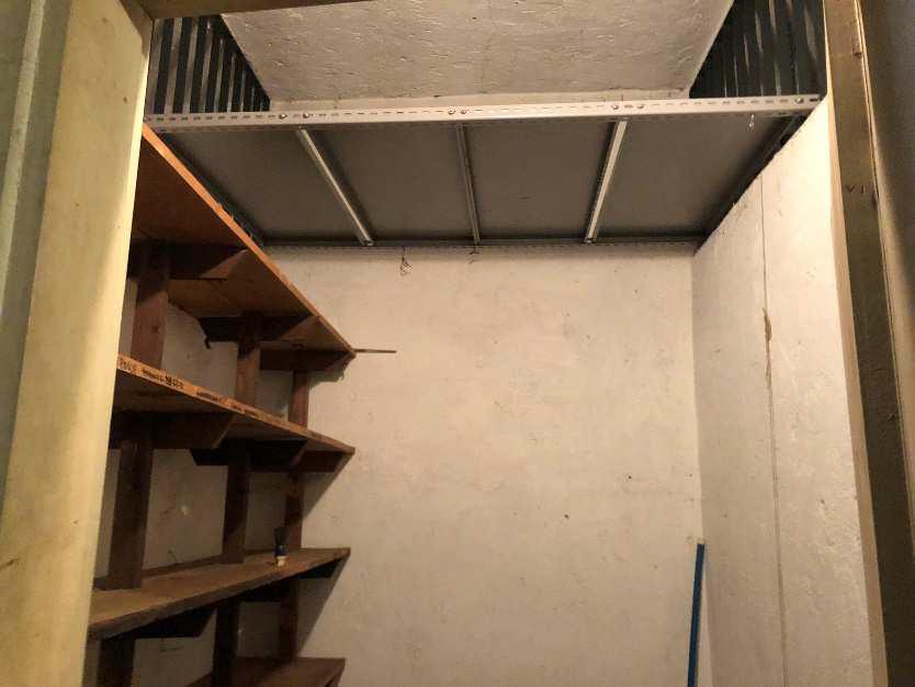 abitazione + 1 cantina soffitta pertinenziale. Identificativi catastali F.79 Mapp. 84 Sub 18. Sup. Mq catastali escluse aree scoperte (arr.) 128. Immobile libero, piena proprieta'.