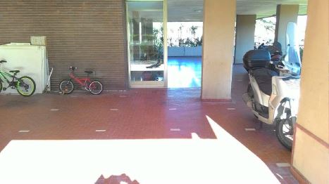 Appartamento composto da 3 locali, 2 bagni, cucina e 3 terrazzi, oltre alla cantina e al posto auto + Cantina al piano interrato e posto auto coperto nel cortile. Id. cat. Foglio 191, Mappale 8, Sub 3 (appartamento) - 504 (posto auto coperto). Sup. mq 116