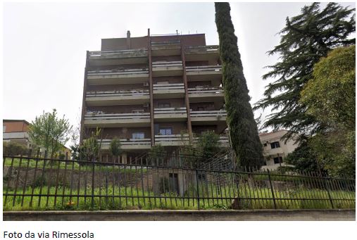 Appartamento composto da 3 locali, 2 bagni, cucina e 3 terrazzi, oltre alla cantina e al posto auto  2 + Cantina al piano interrato e posto auto coperto nel cortile. Id. cat. Foglio 191, Mappale 8, Sub 6 (appartamento) -505 (posto auto coperto). Sup. mq 117