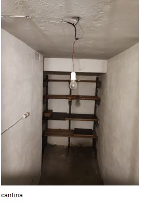 Appartamento composto da 3 locali, 2 bagni, cucina e 3 terrazzi, oltre alla cantina e al posto auto  2 + Cantina al piano interrato e posto auto coperto nel cortile. Id. cat. Foglio 191, Mappale 8, Sub 6 (appartamento) -505 (posto auto coperto). Sup. mq 117