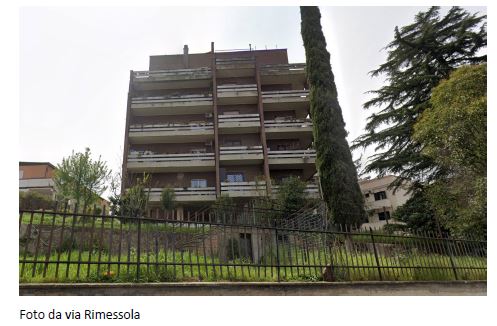 Appartamento composto da 3 locali, 2 bagni, cucina e 2 terrazzi, oltre ad una porzione di giardino ad uso esclusivo, alla cantina, al box e al posto auto + Porzione di giardino ad uso esclusivo, cantina al piano interrato, box auto, e posto auto scoperto nel cortile. Id. cat. Foglio 191, Mappale 8, Sub 502 (appartamento e giardino) - 18 (box) - 508 (posto auto scoperto). Sup. mq 161