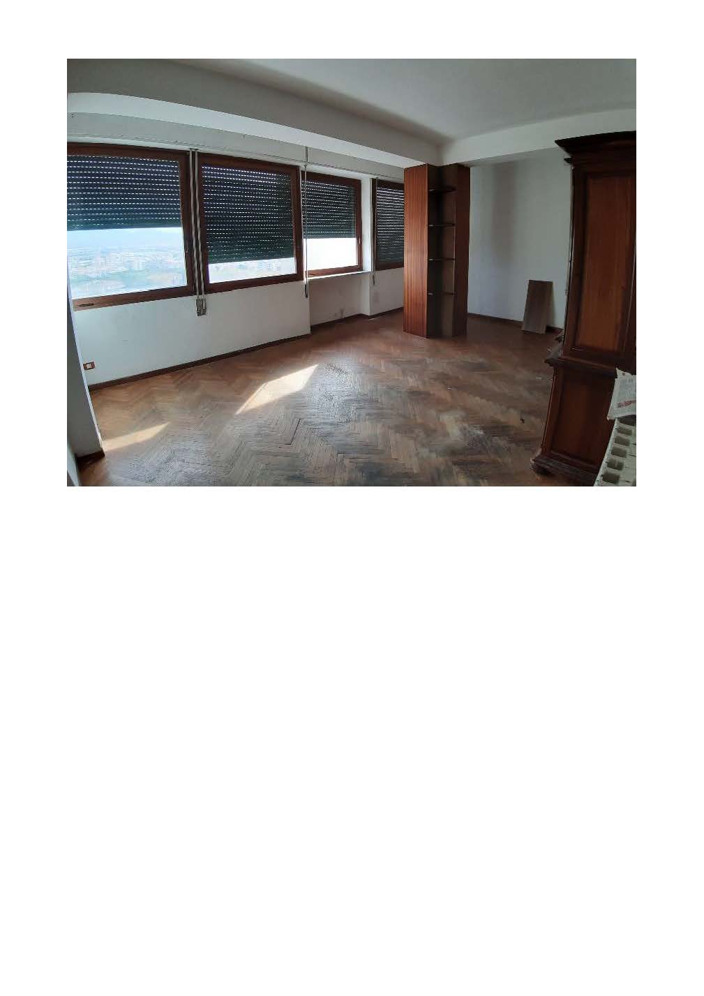 Appartamento int. 115 di 5 vani + servizi doppi. Identificativi Catastali [N.C.E.U.] Unità Residenziale cat. A/2 foglio 27 part. 254 sub 115. SUP. MQ (ARR.) mq 131 catastali