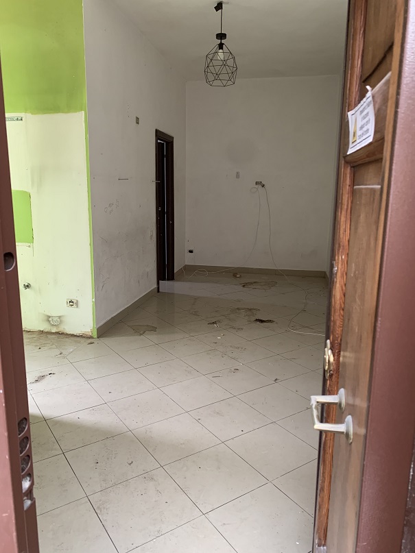 Abitazione int.40 di 2,5 vani senza ascensore. Dati catastali [N.C.E.U.]: cat.A/4, fg. 516, part. 116, sub. 41. Sup cat. 41. Piena proprietà lotto libero.