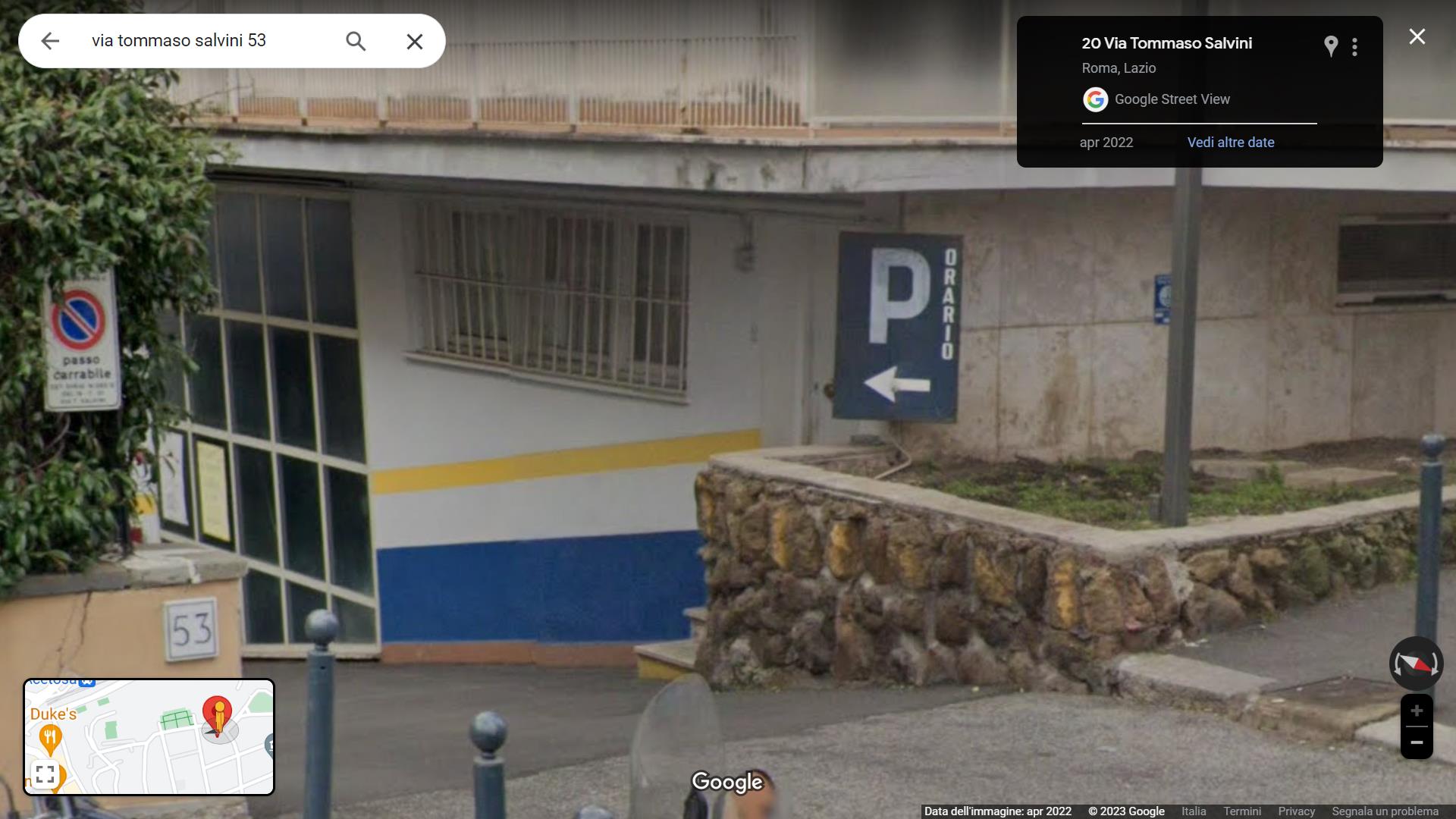 Autorimessa al piano interrato dell'edificio.Ufficio sito al piano terra composto da tre ambienti ed un bagno. L'accesso avviene direttamente dalla rampa dell'autorimessa. Il locale era in uso al custode dell'autorimessa. Id. catastali [N.C.E.U.] Unità Principale cat. D/8 foglio 540 part. 7 sub 612 - Unità Principale cat. A/10 foglio 540 part 7 sub 1. Sup. (arr) Autorimessa consistenza commerciale ragguagliata mq 1.112 - (mq 1.698 superficie coperta lorda + mq 81 superficie scoperta lorda) - Ufficio mq catastali 63