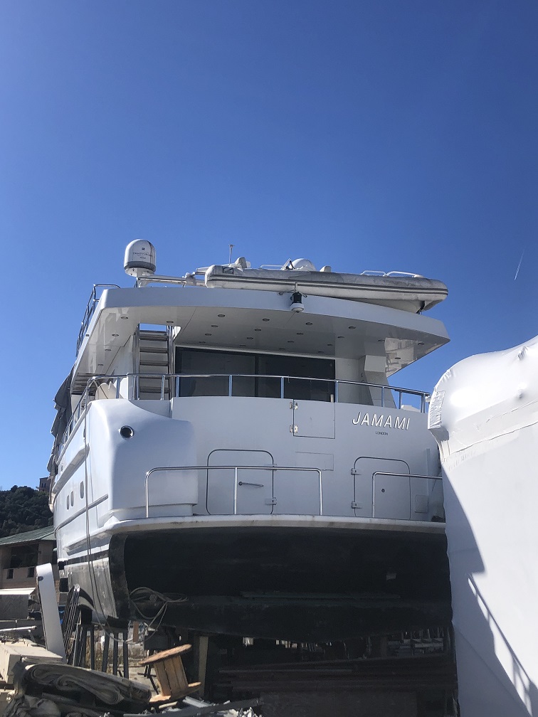 PLEASURE YACHT "JAMAMI" ubicato in Marina di Varazze, Via Maestri d'ascia n. 24, Varazze (SV). Costruttore:  HEESEN SHIPYARDS BV-NETHERLANDS. MATERIALE COSTRUZIONE: ALLUMINIO. MOTORE: DETROIT DIESEL 12V92TA -1.600KW TOT. MISURE: 24.68 m x 6.41. TON: 78.27. Anno: 1988. STRUMENTAZIONE DOPO REFITTING (2006).VHF, GPS, EPIRB, RADAR, ECO, SISTEMA TV, SISTEMA AUDIO BOSE. INTERNI OTTIMI - 4 CABINE, 4 BAGNI, CUCINA COMPLETA, MOBILIO MODERNO, ANTENNA TV SAT, GRU IDRAULICA, TENDER IDROGETTO, MOTO ACQUA IDROGETTO, STAZIONE MANOVRA POPPAVIA, IDROMASSAGGIO. CARENA NECESSITA LUCIDATURA. OBLO' PERFETTI. MECCANICA IN BUONE CONDIZIONI. DA VERIFICARE IMPIANTO ELETTRICO,POMPE E PRESEA MARE. BARCA IN RIMESSAGGIO DA 3 ANNI IN BUONE CONDIZIONI.