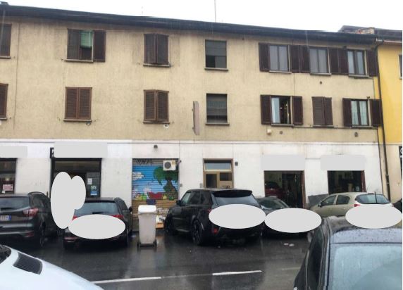 Unità immobiliare ad uso residenziale sita in Comune di Milano, Via Cascina Barocco n. 3, ubicata al piano primo del fabbricato e costituita da locale cottura/pranzo con apertura sul corridoio di ingresso, tre locali, un bagno finestrato ed un ripostiglio. L’unità è sprovvista di cantina/solaio pertinenziale. Per ulteriori caratteristiche consultare la Perizia. Catasto Fabbricati: foglio 420, mappale 47, sub. 709, di consistenza 5.5 vani, sup. Catastale 78 mq. Occupato senza titolo. Piena Proprietà.
