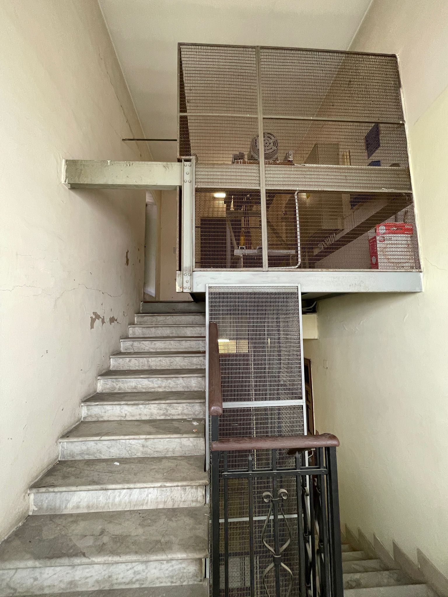 LOCALE DEPOSITO/MAGAZZINO. Sup. catastale 77 mq. Lotto libero