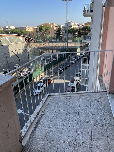 APPARTAMENTO INT.10 DI 3,5 VANI SENZA ASCENSORE + BALCONI. Dati catastali [N.C.E.U.]: cat.A/3, fg. 843, part. 739, sub. 12. Sup cat. 63. Piena proprietà lotto libero.
