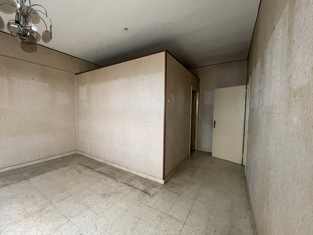 APPARTAMENTO INT.4 DI 3 VANI CON ASCENSORE + BALCONE. Dati catastali [N.C.E.U.]: cat.A/3, fg. 839, part. 13, sub. 4. Sup cat. 55. Piena proprietà lotto libero.