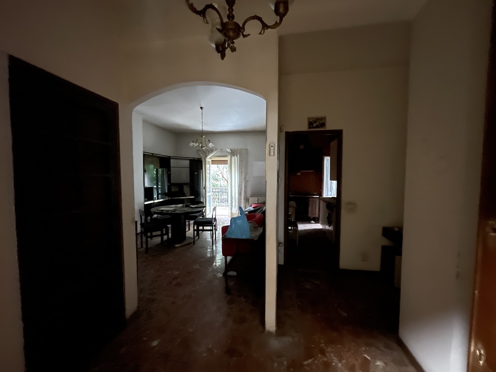 APPARTAMENTO INT.20 DI  4,5 VANI CON ASCENSORE + BALCONE. Dati catastali [N.C.E.U.]: cat.A/2, fg. 457, part. 1506, sub. 6. Sup cat. 68. Piena proprietà lotto libero.