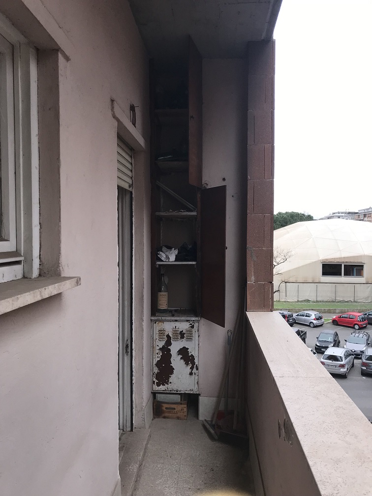 APPARTAMENTO INT.4 DI 8,5 VANI CON ASCENSORE + BALCONI. Dati catastali [N.C.E.U.]: cat.A/3, fg. 853, part. 371, sub. 5. Sup cat. 147. Piena proprietà lotto libero.