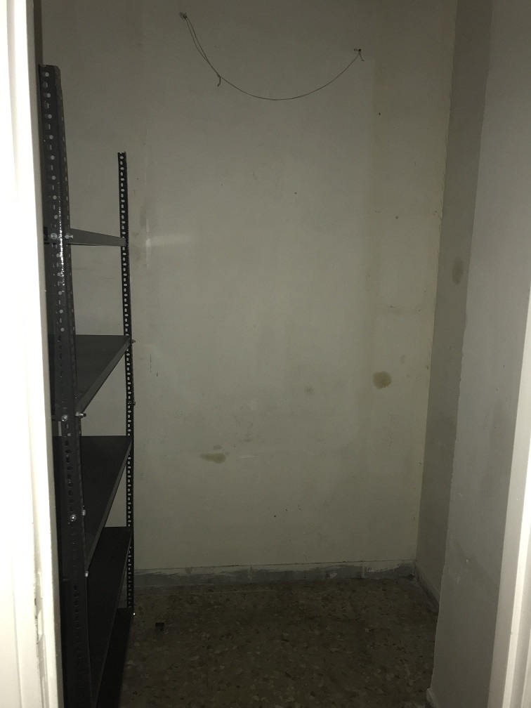 APPARTAMENTO INT.4 DI 8,5 VANI CON ASCENSORE + BALCONI. Dati catastali [N.C.E.U.]: cat.A/3, fg. 853, part. 371, sub. 5. Sup cat. 147. Piena proprietà lotto libero.