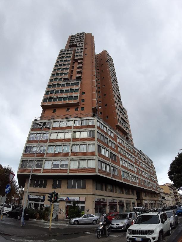 3,5 vani + servizi doppi.ID Cat. [N.C.E.U.] Unità Residenziale cat. A/2 foglio 27 part. 254 sub 60. Sup mq catastali 96. Lotto libero, piena proprietà.