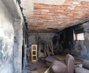 L’area che in precedenza era occupata dal mercato rionale oggi risulta libera e si presenta come una superficie delimitata su tre lati da alti edifici di edilizia popolare e dall’altro, lungo Via S.M. Della Catena, da una recinzione in ferro con cancello. All’interno dell’area sono presenti tre piccoli fabbricati ad un piano fuori terra con muratura a vista, in completo stato di abbandono, aventi destinazione d’uso deposito (cat. C/2). Sup. Mq (Arr) Lotto mq. 1.989 - sup. catastale depositi mq. 135. Lotto Libero, Piena Proprietà.